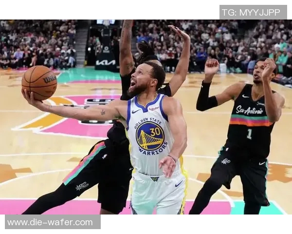 哈里森巴恩斯在NBA赛场的成长与辉煌历程解析 哈里森巴恩斯在NBA赛场的成长与辉煌历程解析